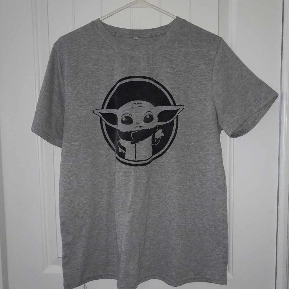 Star Wars Baby Yoda tshirt large
